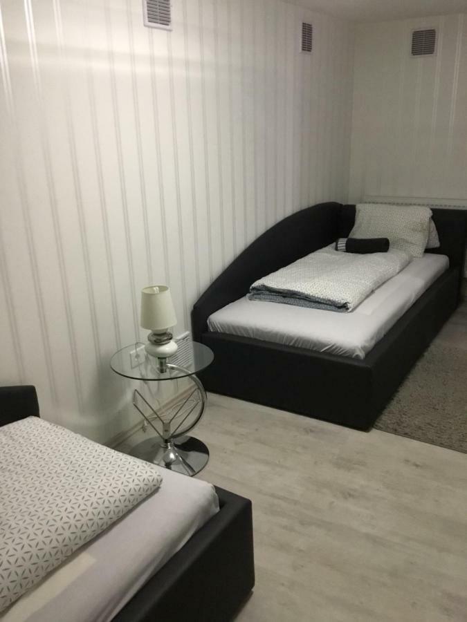 Varkerulet Apartman Sarvar Exterior foto